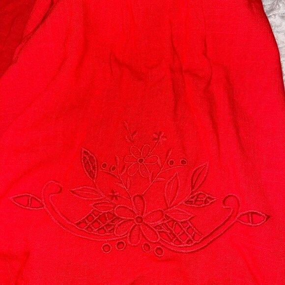 Red Eyelet Set - Picture 5 of 5